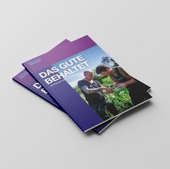 Ansicht eines gedruckten Jahresberichts der Diakonie Deutschland